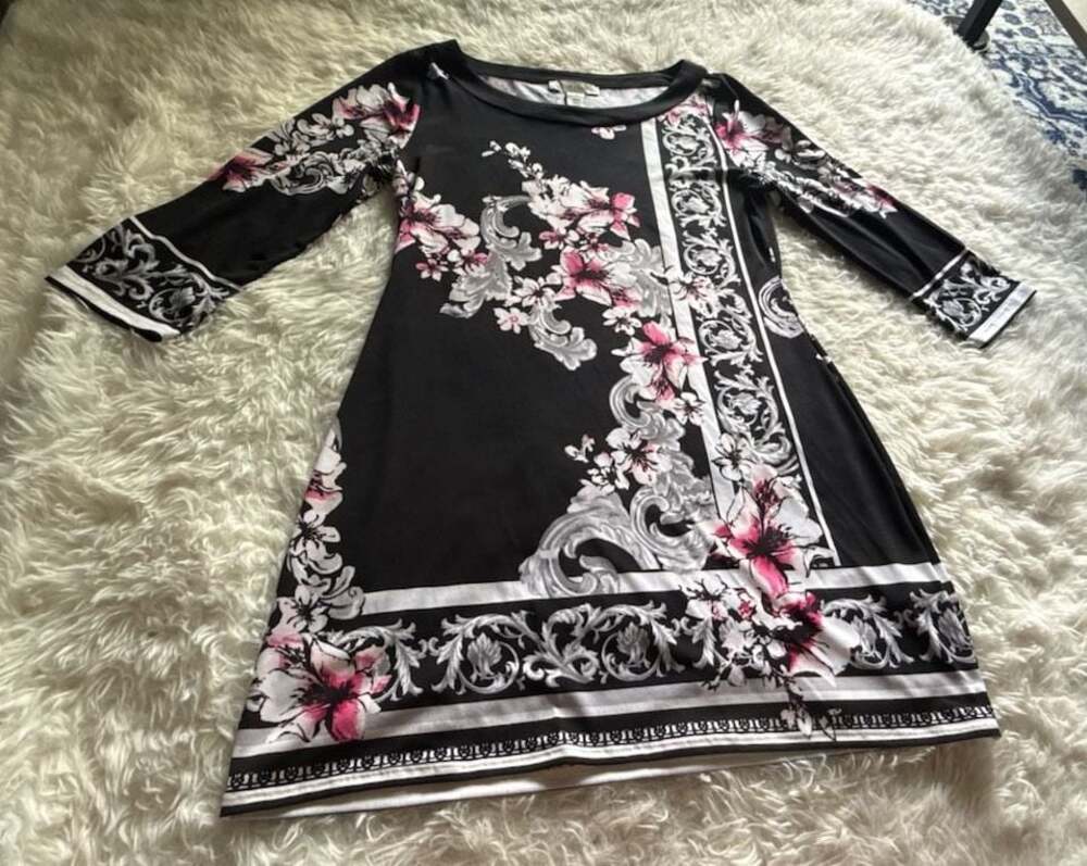 White House Black Market‎ Black and White Floral 3/4 Sleeve Tunic Dress